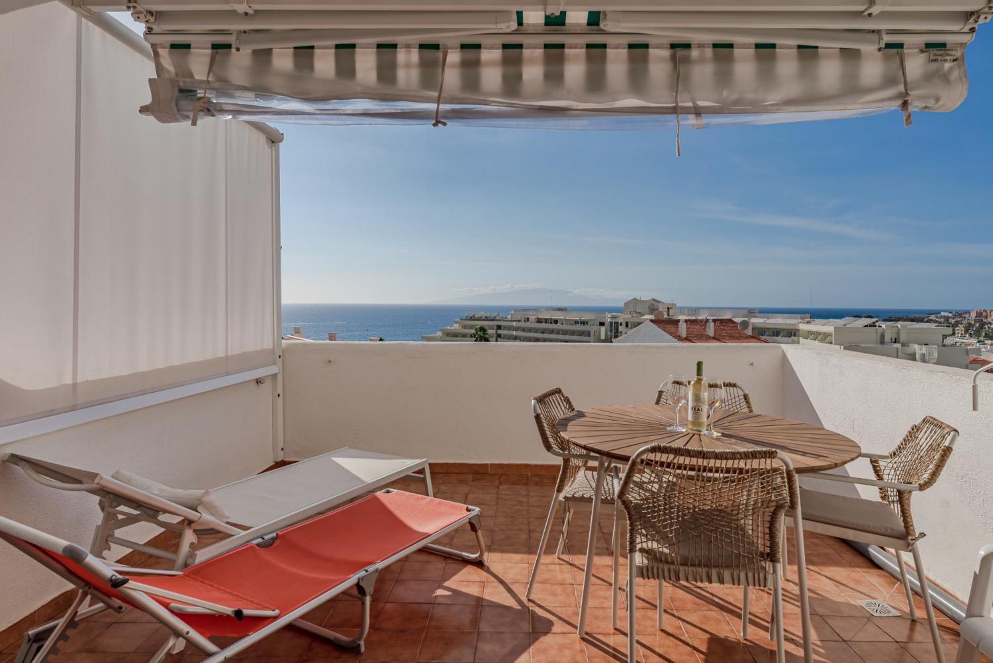 Ocean View Apartments In Park Royal I Адехе Екстериор снимка