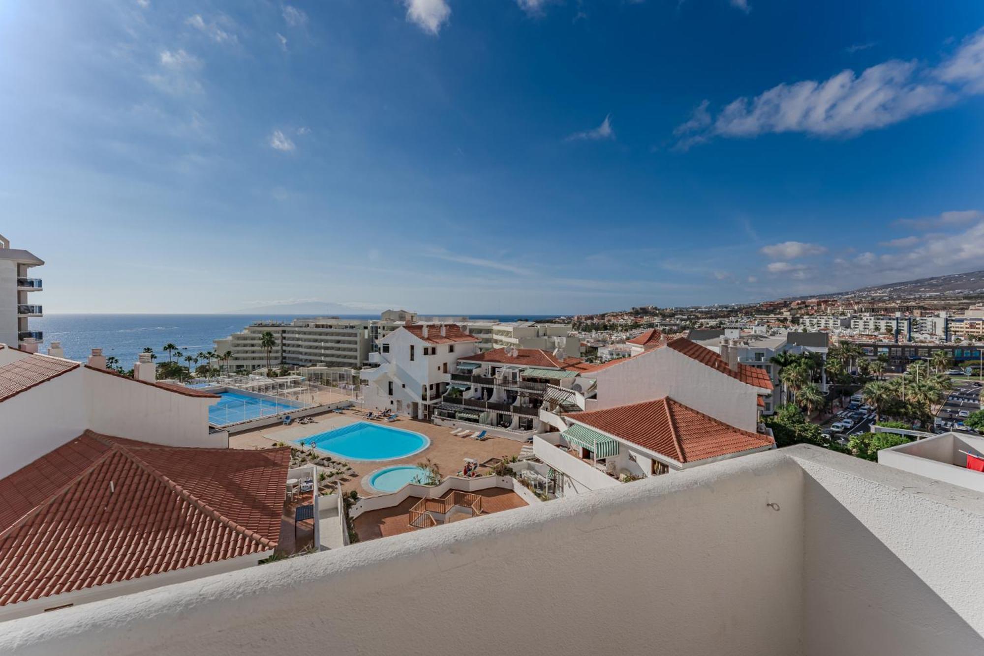 Ocean View Apartments In Park Royal I Адехе Екстериор снимка