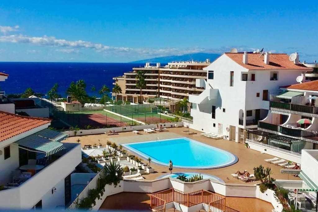 Ocean View Apartments In Park Royal I Адехе Екстериор снимка