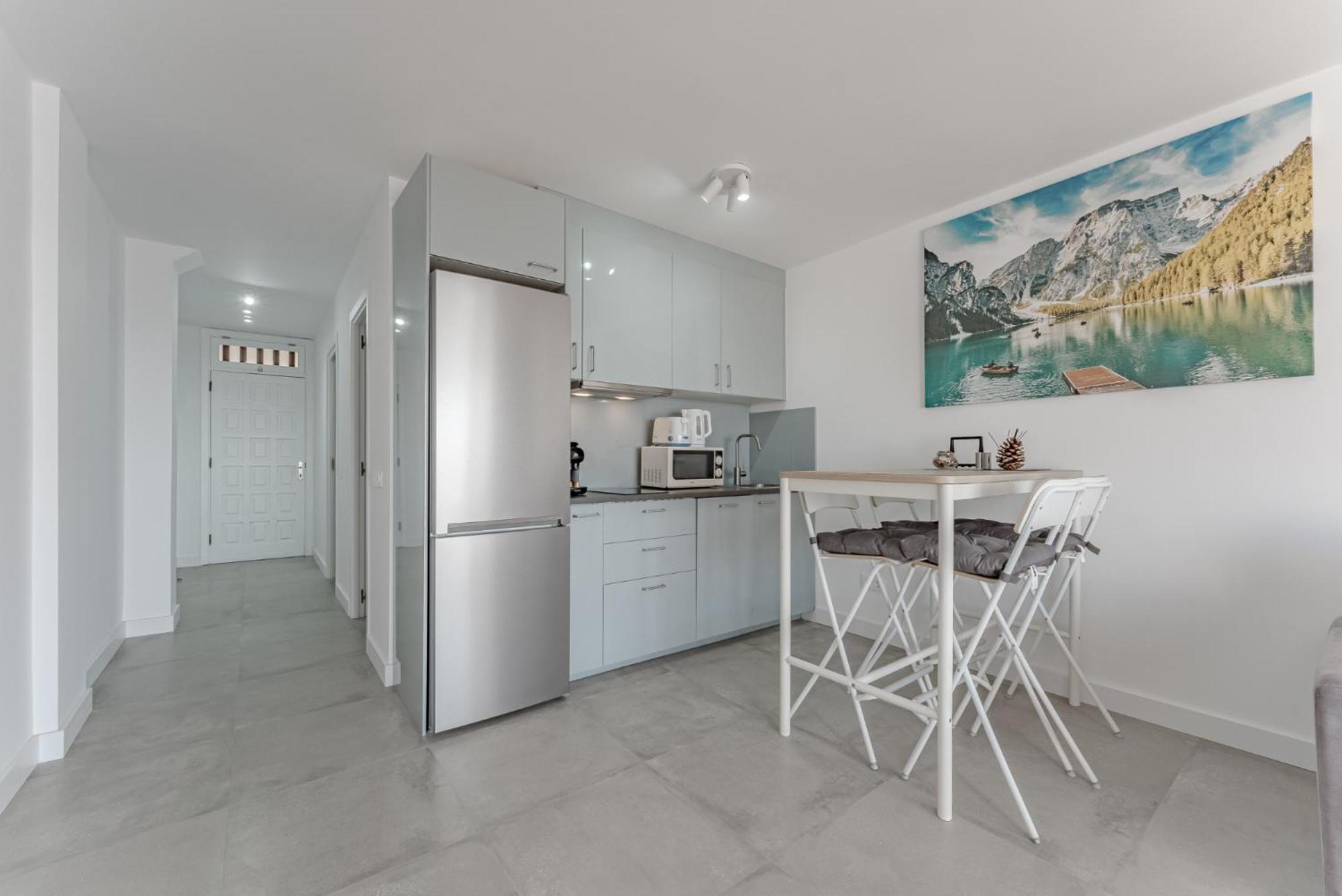 Ocean View Apartments In Park Royal I Адехе Екстериор снимка