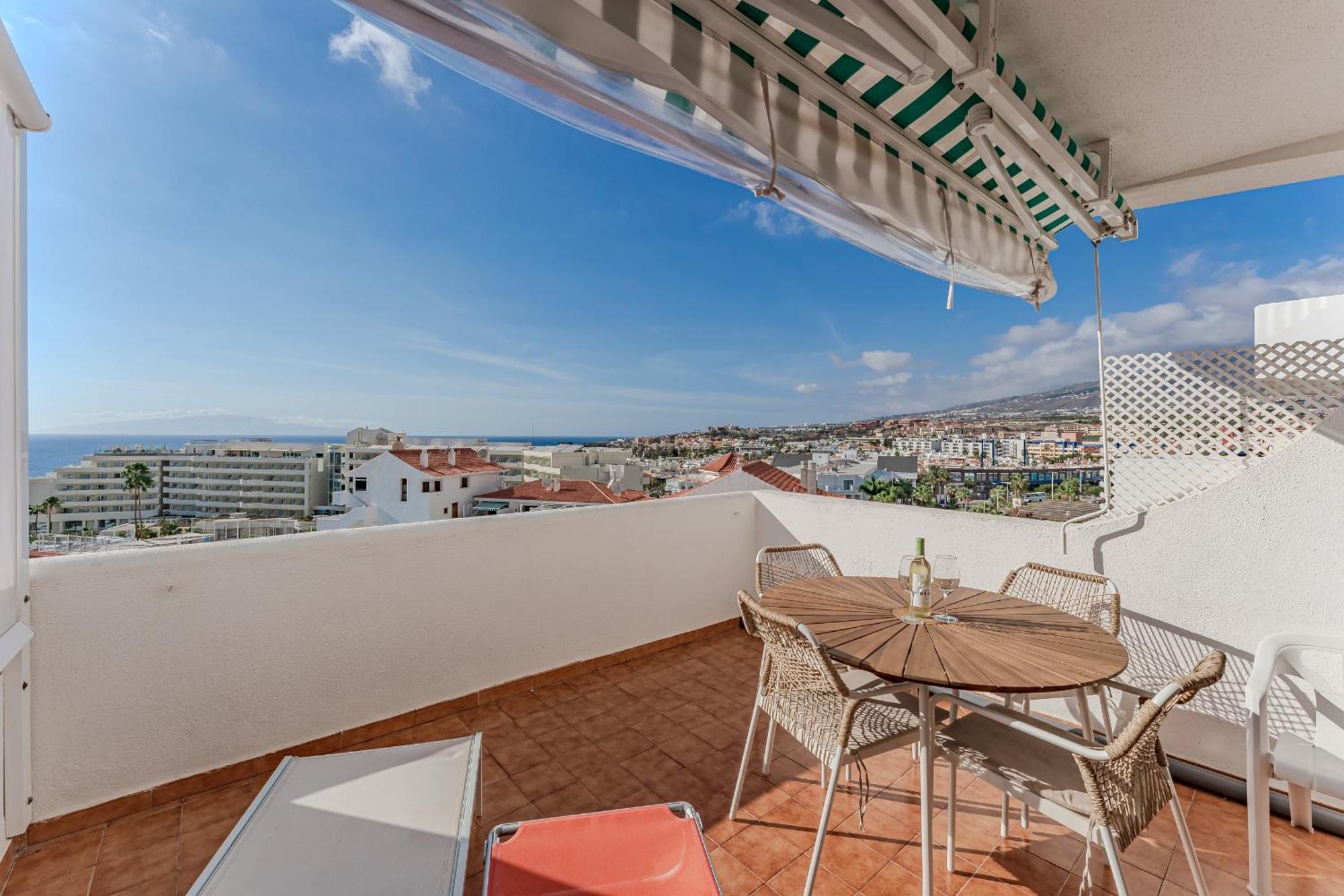 Ocean View Apartments In Park Royal I Адехе Екстериор снимка