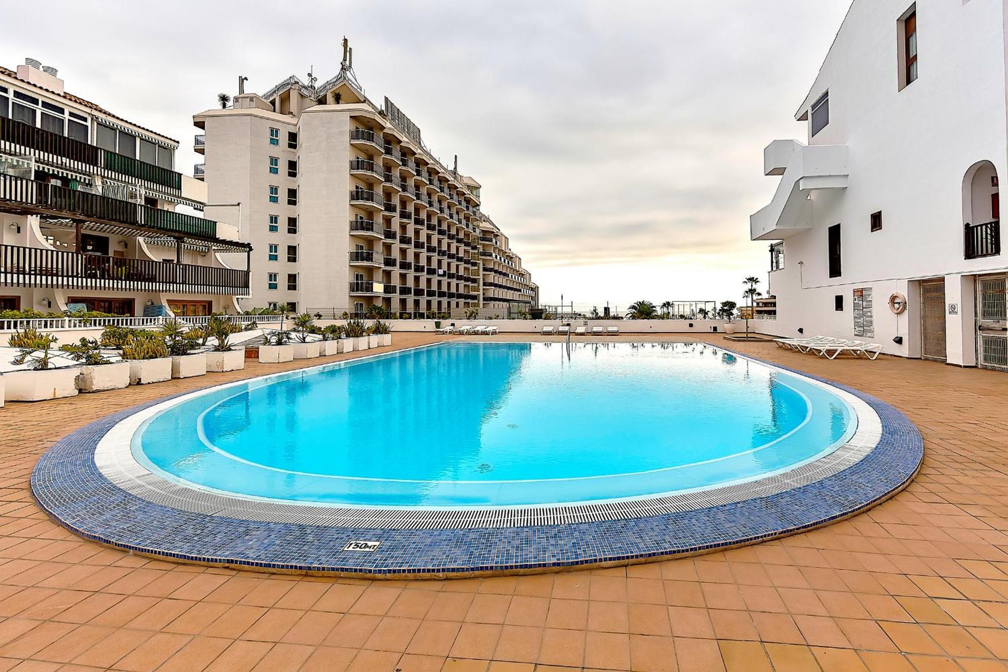 Ocean View Apartments In Park Royal I Адехе Екстериор снимка
